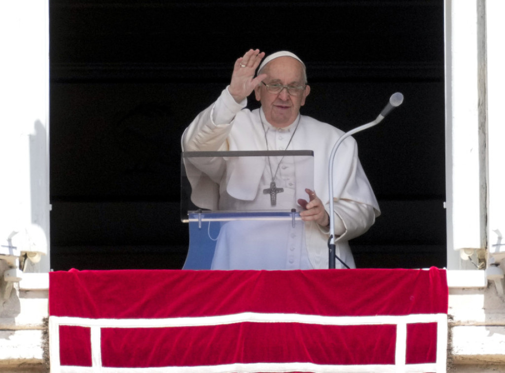 Papa Franja stao u odbranu bivšeg pape Jovana Pavla II