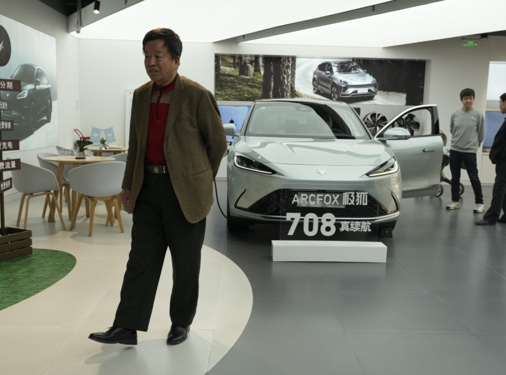 Kinezi prelaze na električne automobile, najtraženija domaća kompanija BYD