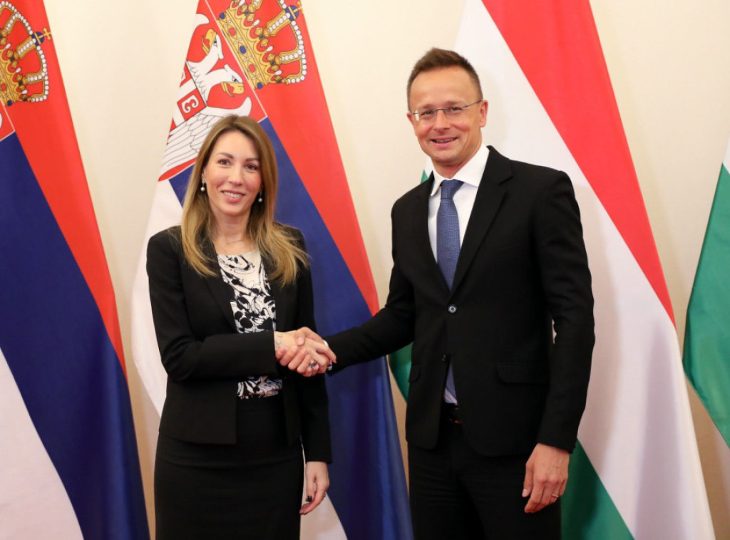 Ministarka Đedović se sastala sa Peterom Sijartom, razgovarali o nastavku saradnje u oblasti energetike