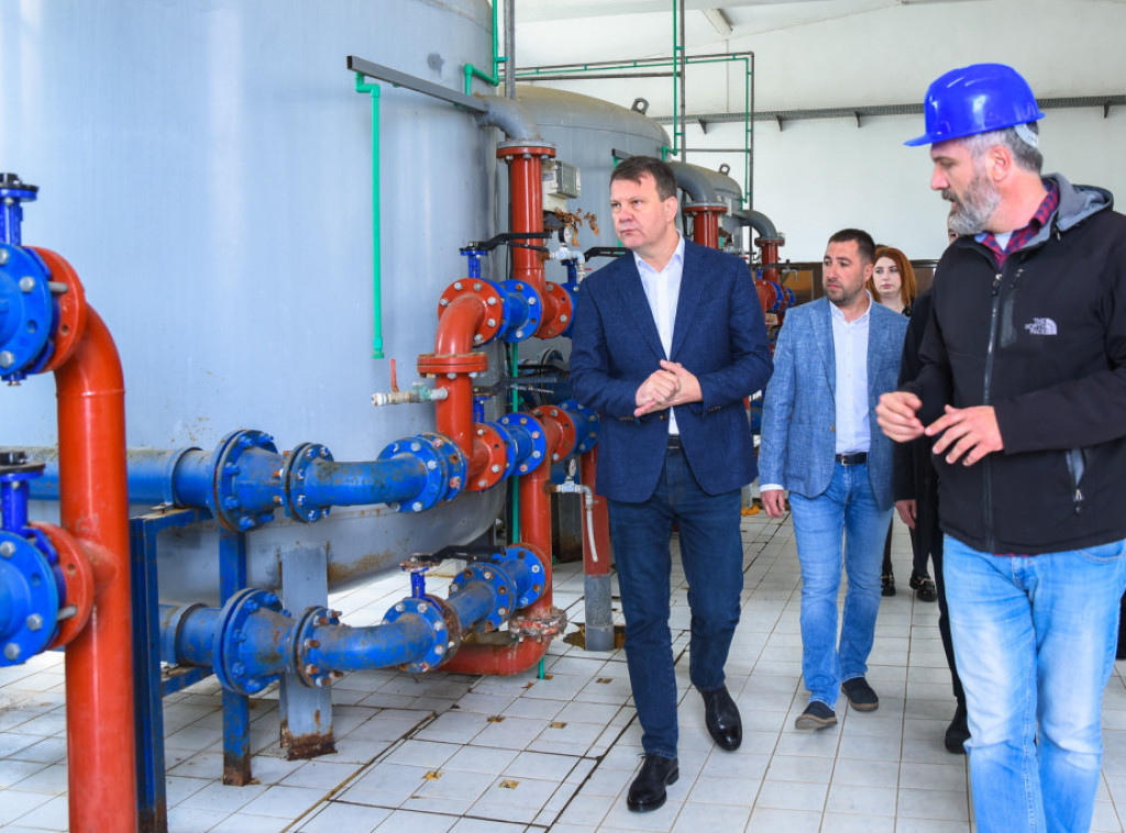 Igor Mirović obišao gradilište postrojenja za proizvodnju pijaće vode u Odžacima