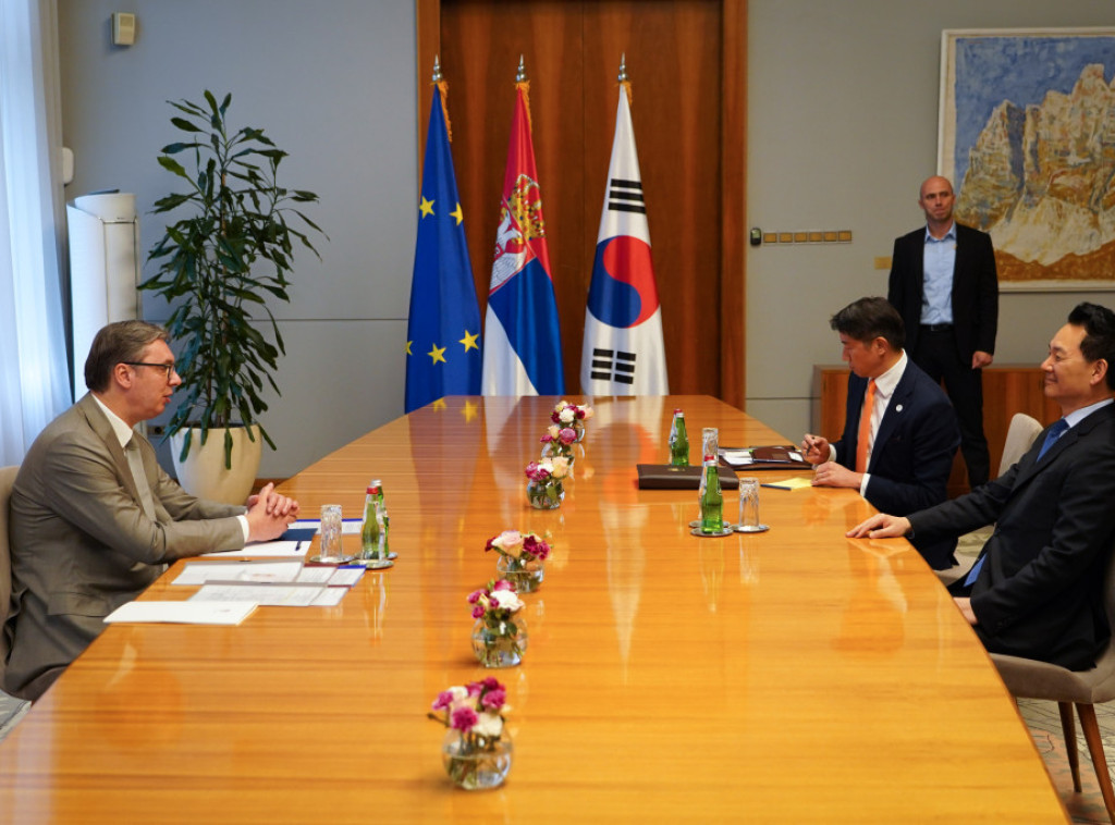 Vucic receives South Korean presidential envoy