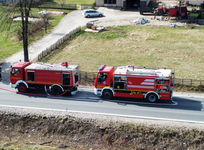 Požar na deponiji u Valjevu, vatrogasci na terenu