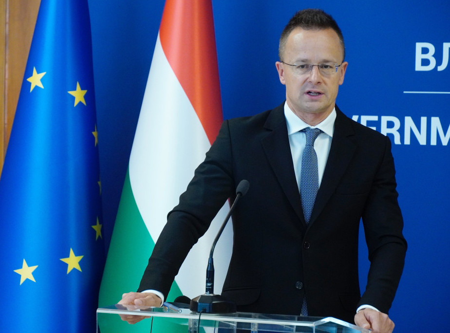 Peter Sijarto: Mađarska neće prihvatiti da se vojna obuka EU obavlja u Ukrajini