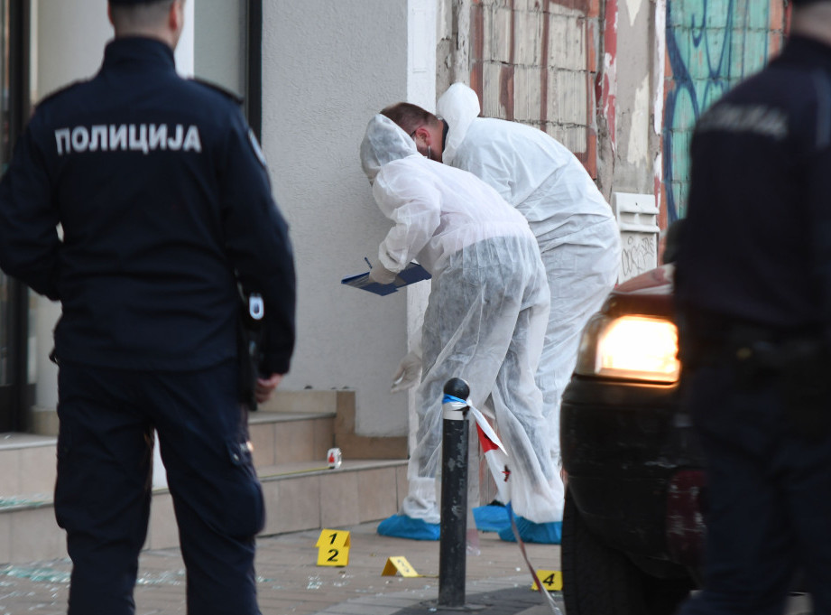 Novi Sad: Muškarac ubio devojku, a zatim pucao u sebe