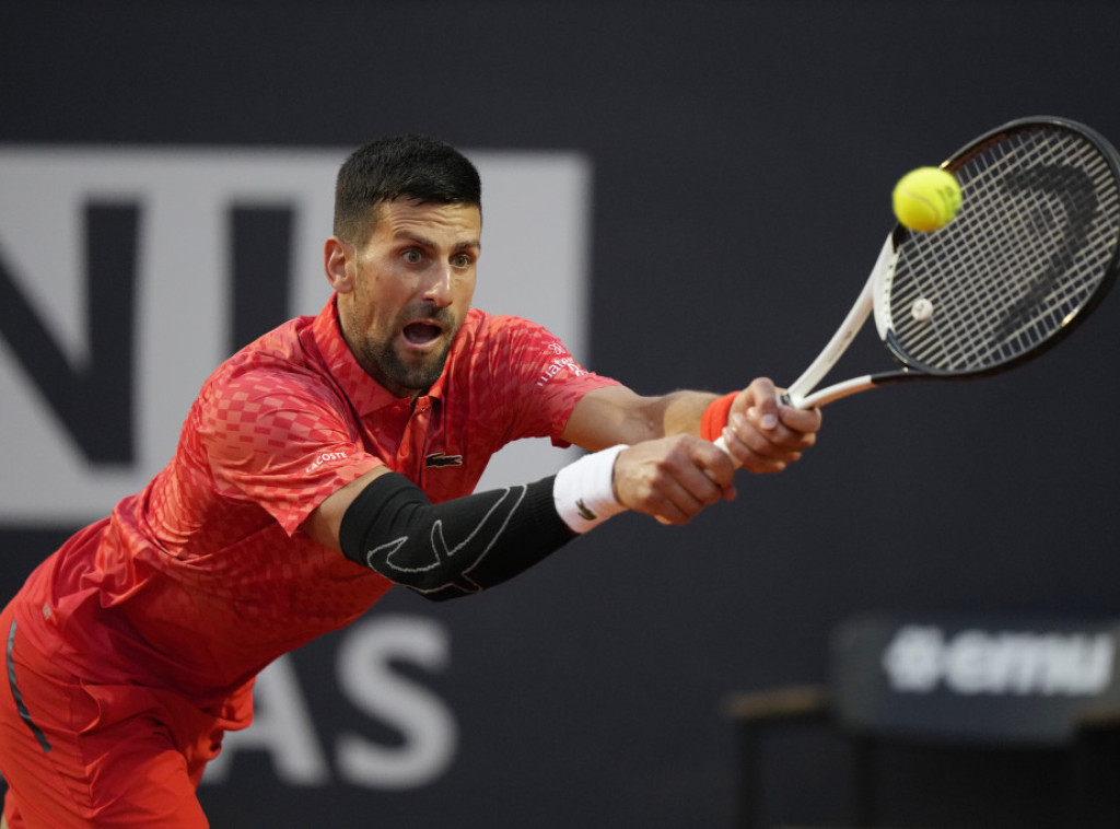 Djokovic advances to Rome Masters fourth round