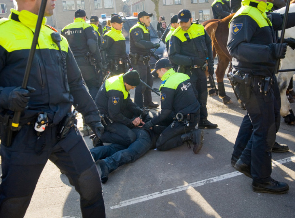 Holandska policija pretukla predsednika Legije, privedeni fudbaleri Pankov i Žosue