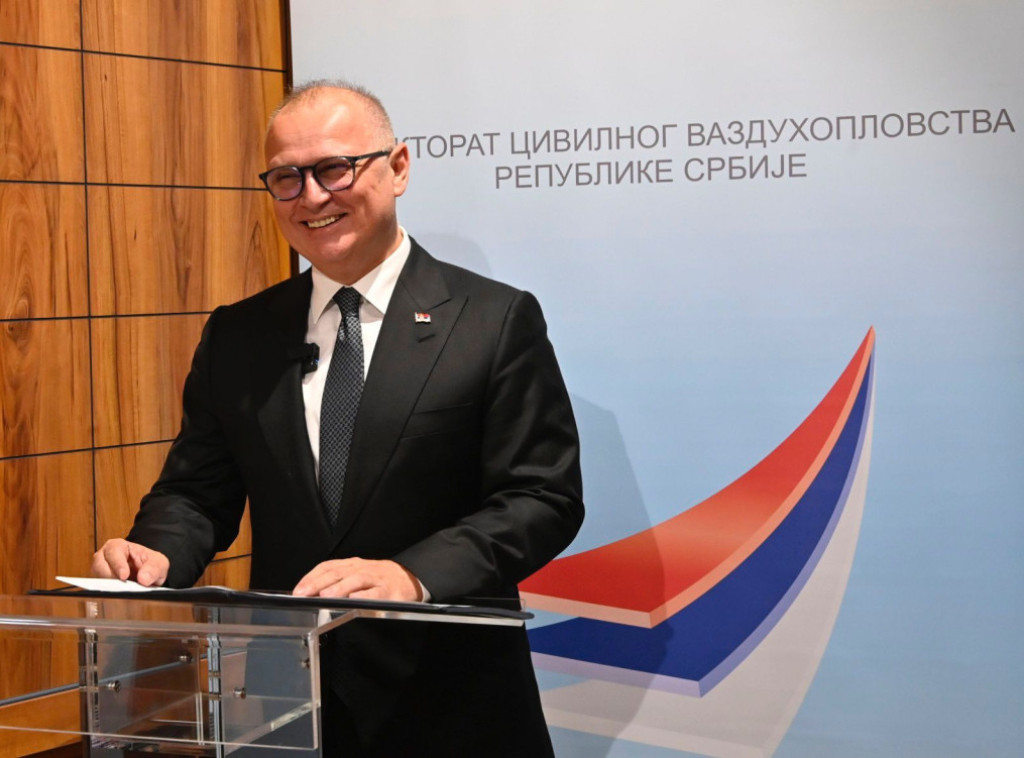 Vesić: Potpisan memorandum o ukidanju restrikcija u avio-saobraćaju Srbije i Kine