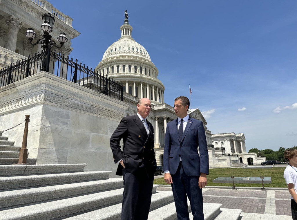 Djuric meets with US congressman