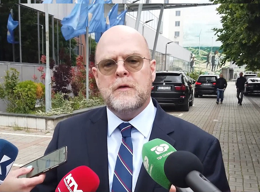 Hovenijer: SAD i EU bi se drugačije ponašali prema Prištini da ispunjava svoje obaveze