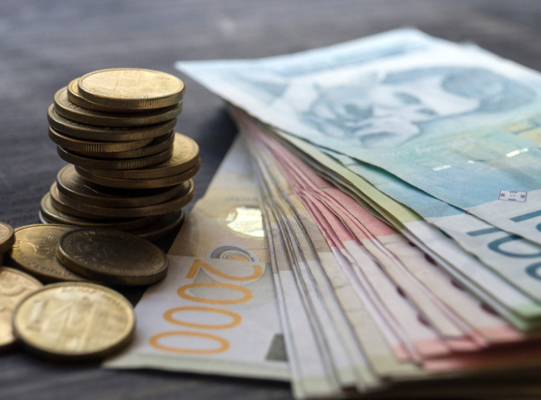 Građani Srbije bankama duguju 1.493 milijarde dinara, najviše kroz gotovinske kredite