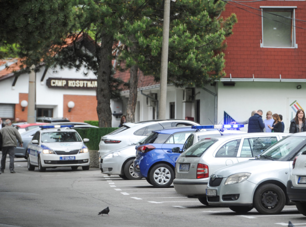 Određen pritvor devojčici koja je nožem napala dve osobe u školi Ruđer Bošković