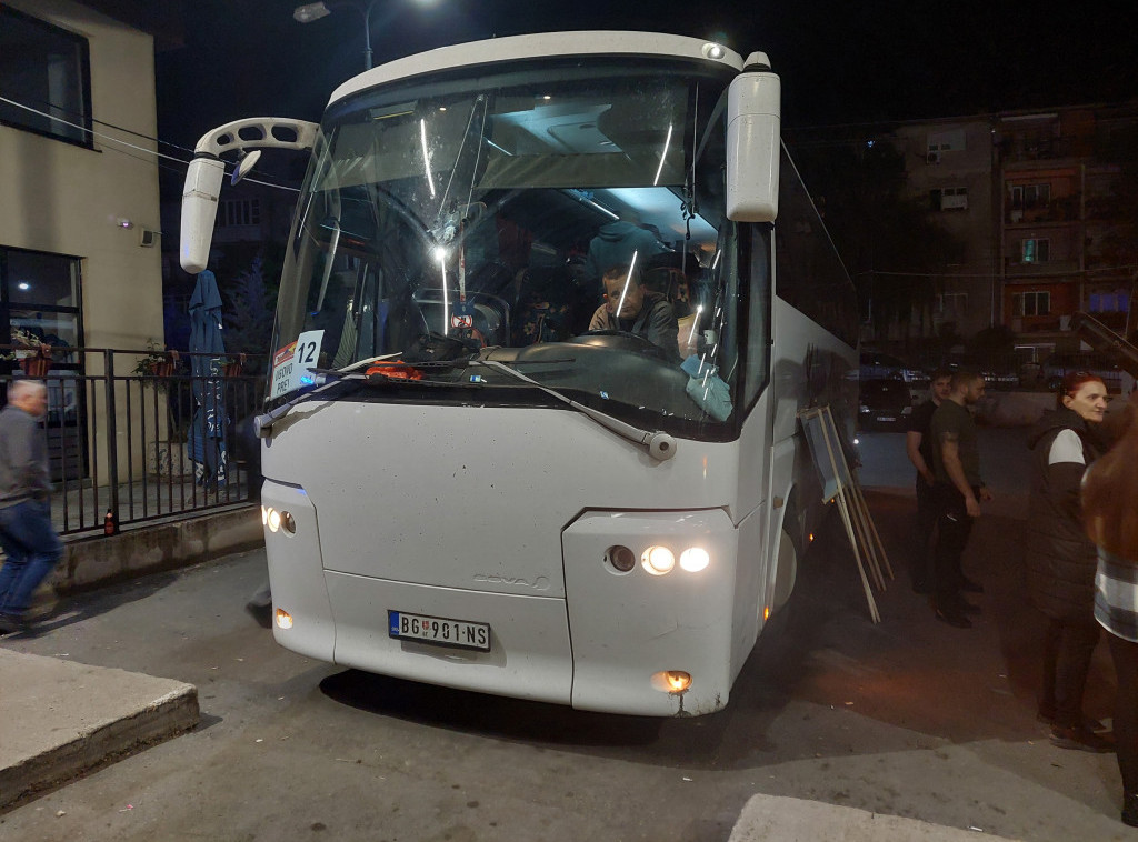 Više od 40 autobusa sa Srbima sa KiM stiglo u Beograd da podrži skup "Srbija nade"