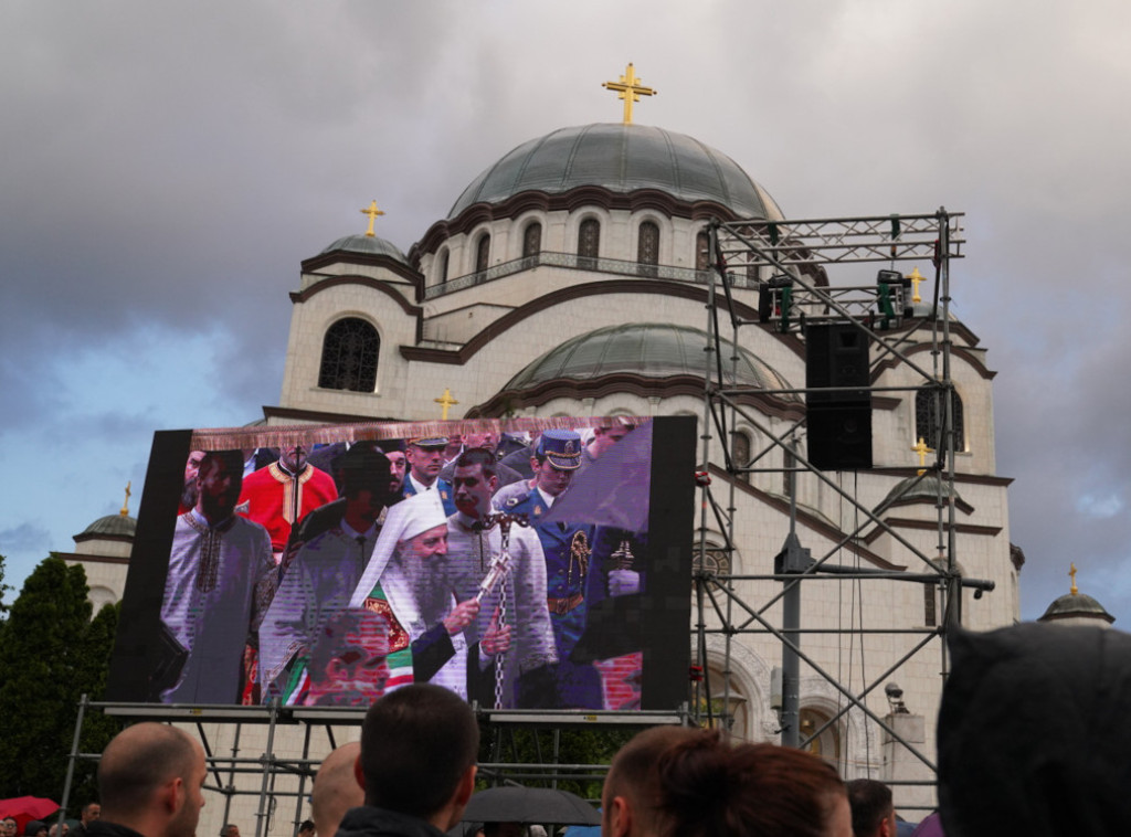 Mošti Svetog Nikolaja Srpskog ostaće u Hramu Svetog Save do 4. juna