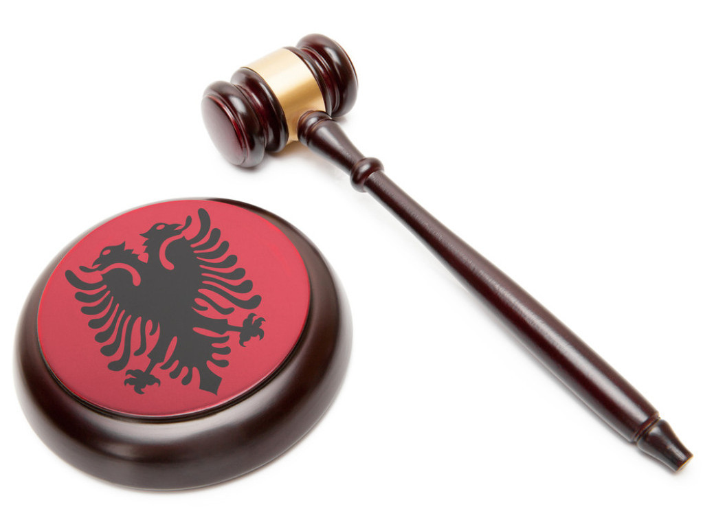 Ustavni sud Albanije suspendovao ratifikaciju sporazuma s Italijom o migrantima