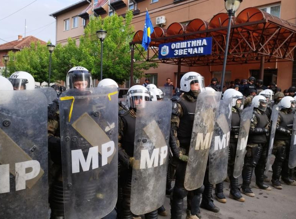 Srpska lista, Zvecan residents protest against mayor, want Pristina's police to withdraw