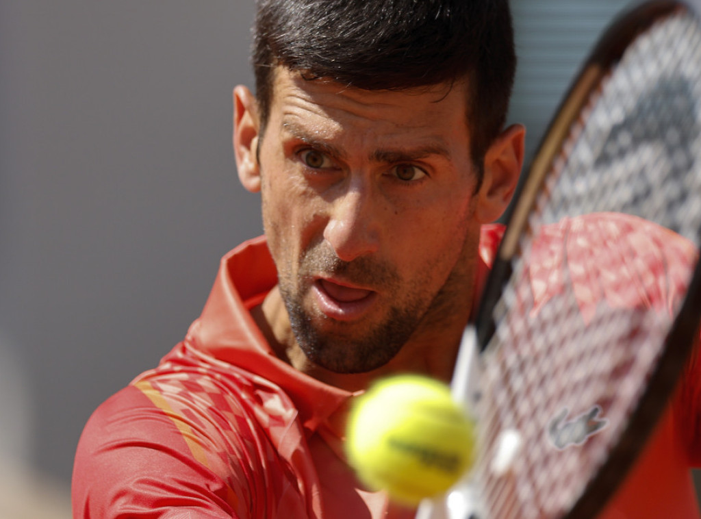 Djokovic defeats Kovacevic in Roland Garros opener