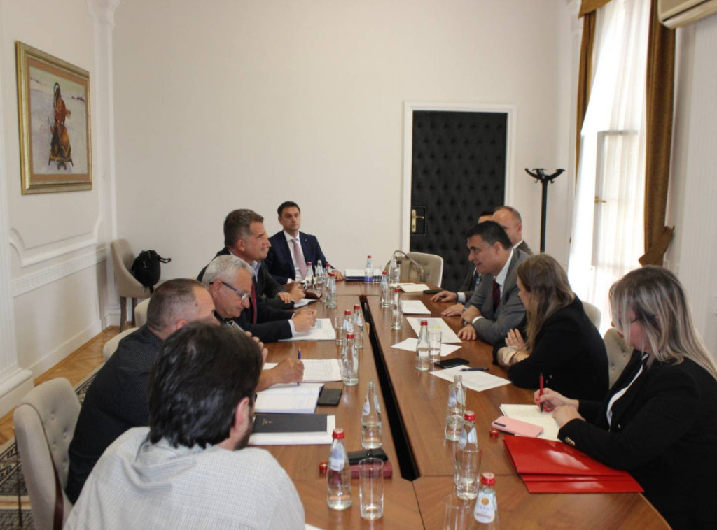 Ministar Basta sastao se sa radnicima HIP Petrohemija, razgovarali o korekciji zarade