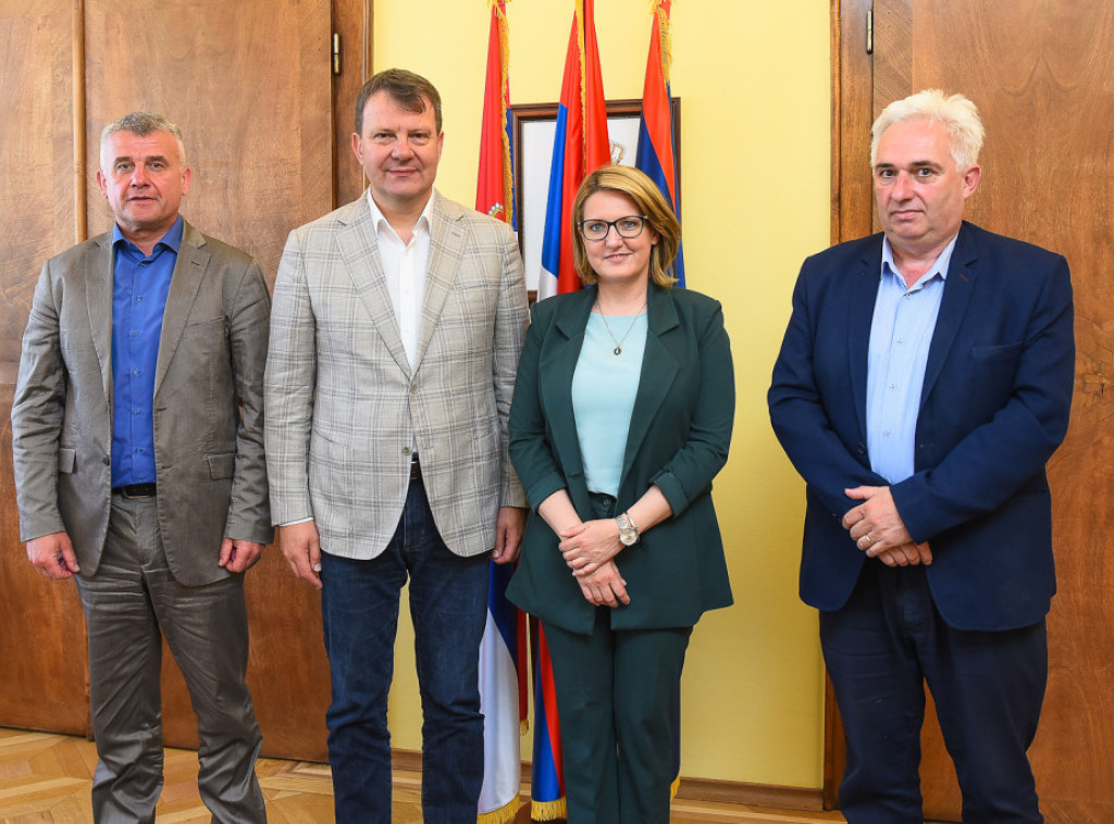 Igor Mirović se sastao sa predsednicom Nacionalnog saveta hrvatske nacionalne manjine, razgovarali o saradnji
