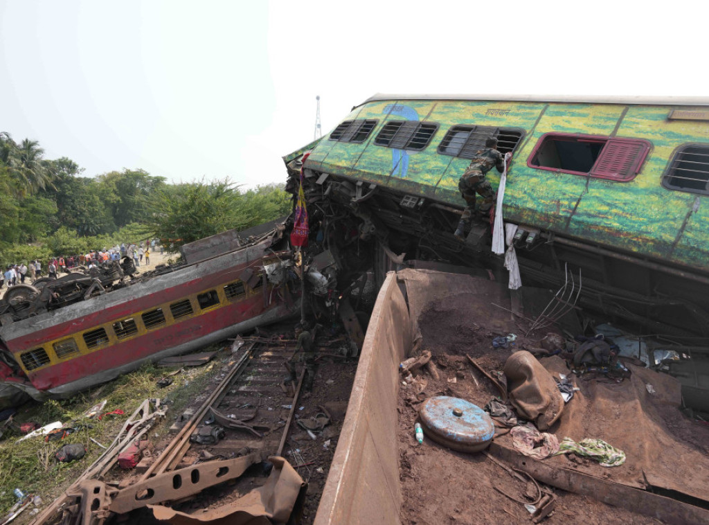 Premijer Indije: Odgovorni za železničku nesreću će biti strogo kažnjeni