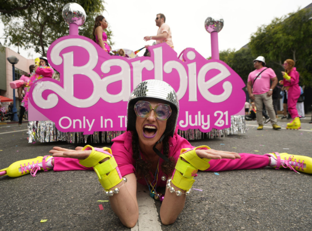 Snimanje filma "Barbi" dovelo do globalne nestašice roze boje