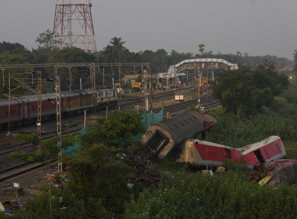Indija: Otvorena zvanična istraga železničke nesreće u kojoj je poginulo 275 ljudi