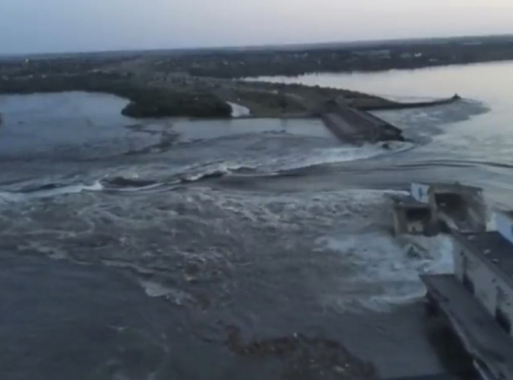 Kijev evakuiše civilno stanovništvo zbog rušenja dela brane Kahovske hidroelektrane