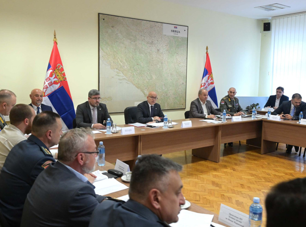 Ministar Vučević se sastao sa direktorima preduzeća Odbrambene industrije