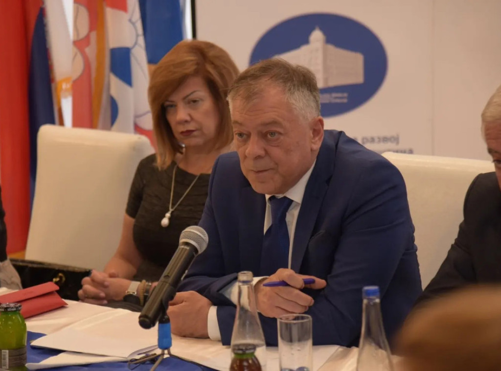 Ministar Tončev potpisao ugovore o finansiranju udruženja iz nerazvijenih opština