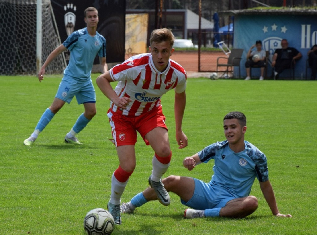 Mladi fudbaleri Crvene zvezde i Partizana u polufinalu "Kupa prijateljstva"