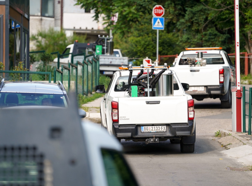 Akcija suzbijanja komaraca na zelenim površinama u Beogradu nastavlja se danas