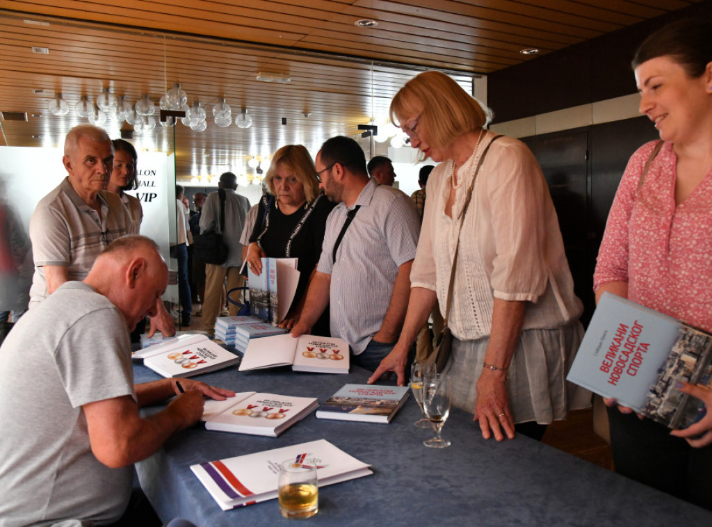 Knjiga "Velikani novosadskog sporta" predstavljena u Spensu