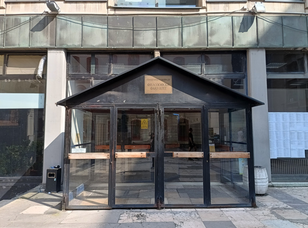 Student plenum: Party interests behind proposal for expert gov't