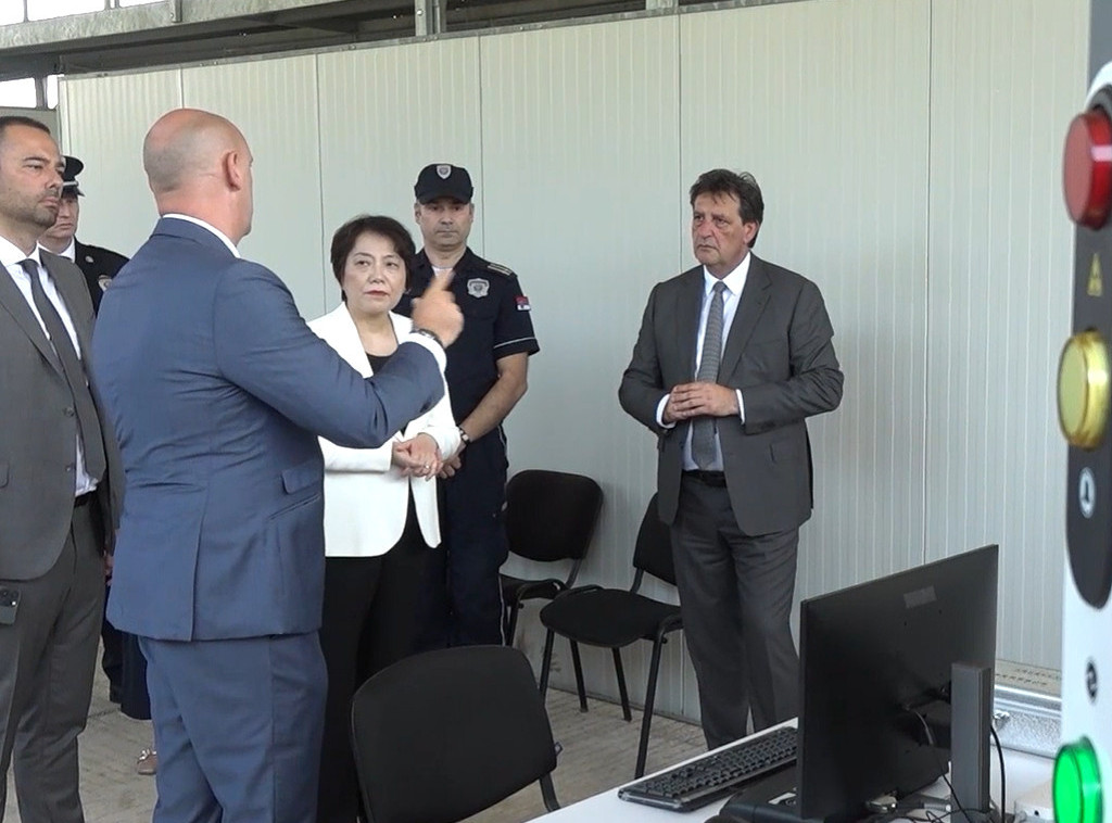 Ministar Gašić i ambasadorka Čen Bo prisustvovali predaji donacije Kine MUP-u Srbije
