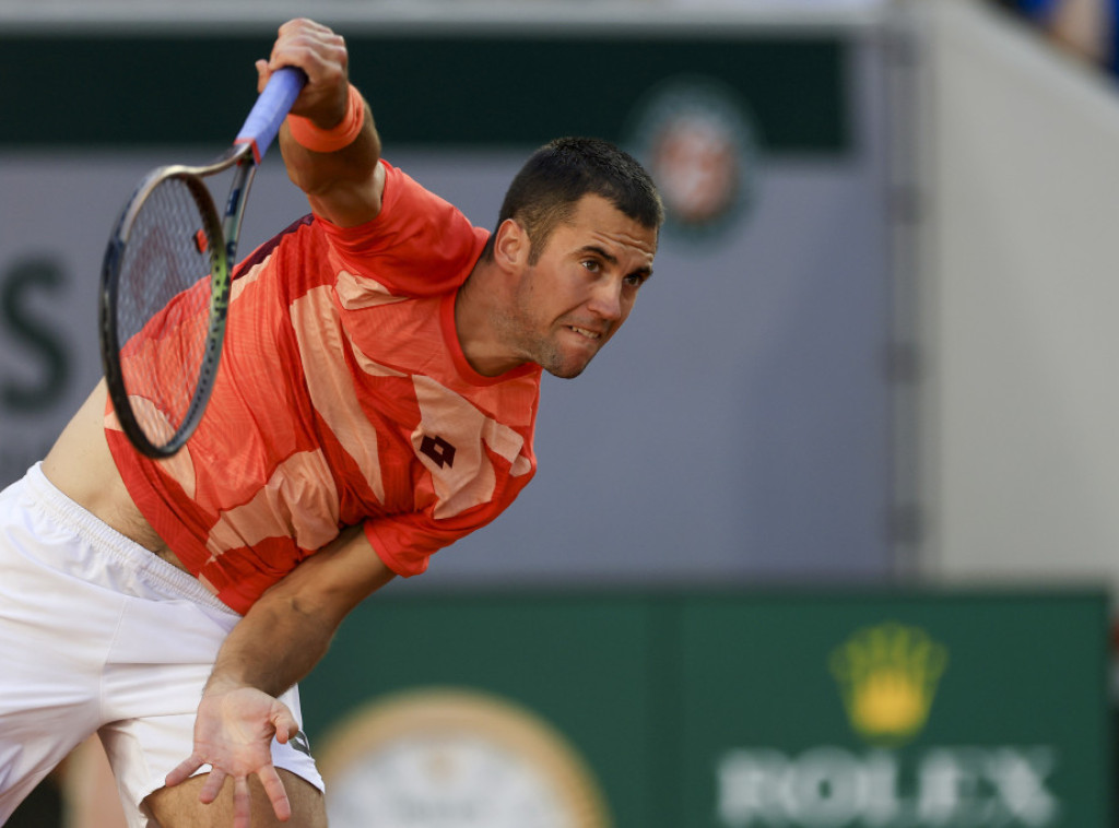 Lajović eliminisan na startu turnira u Baštadu od Mišolića