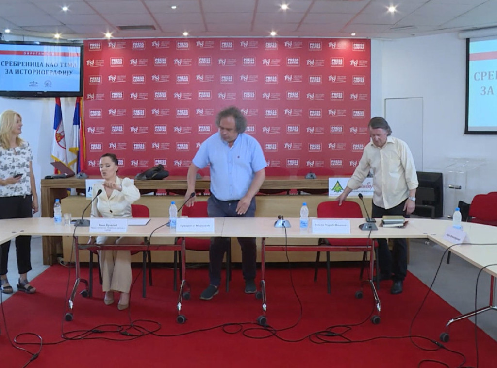 Okrugli sto "Srebrenica kao tema za istoriografiju" održan u Beogradu