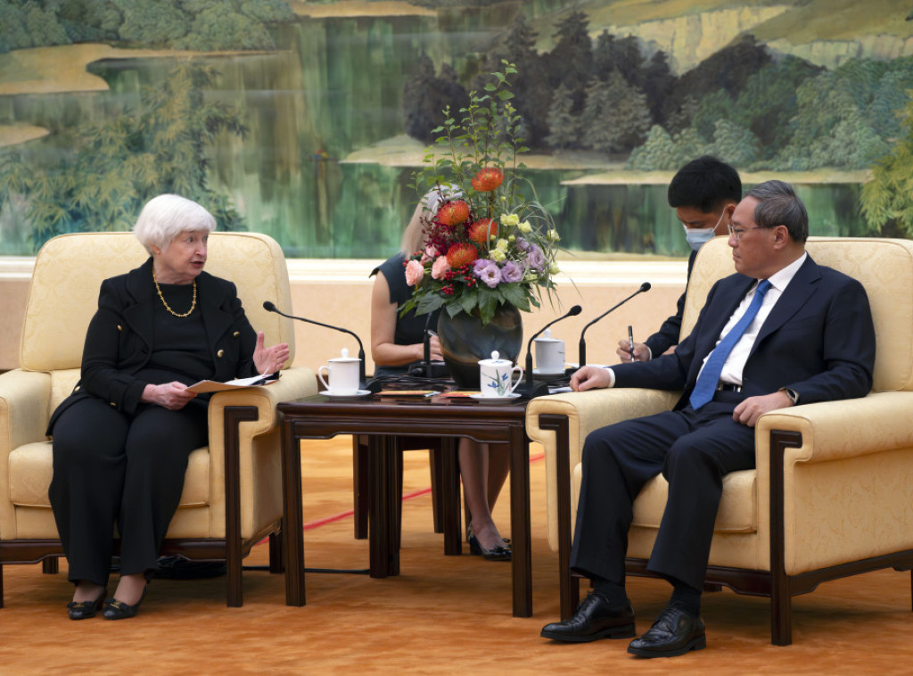 Jelen sa kineskim premijerom: SAD traže zdravu konkurenciju sa Kinom