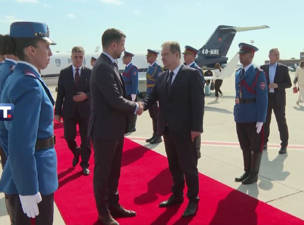 Milatović stigao u posetu Srbiji, dočekao ga Dačić