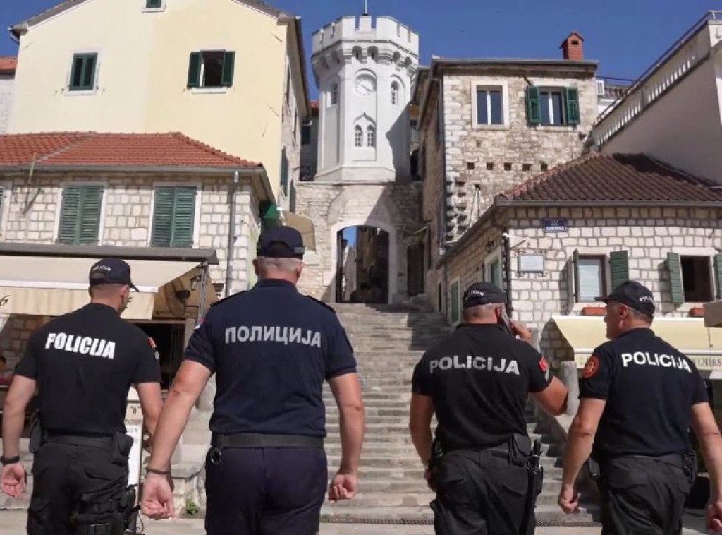 Crna Gora: Nikšićka policija traga za dvema devojčicama starosti po 14 godina