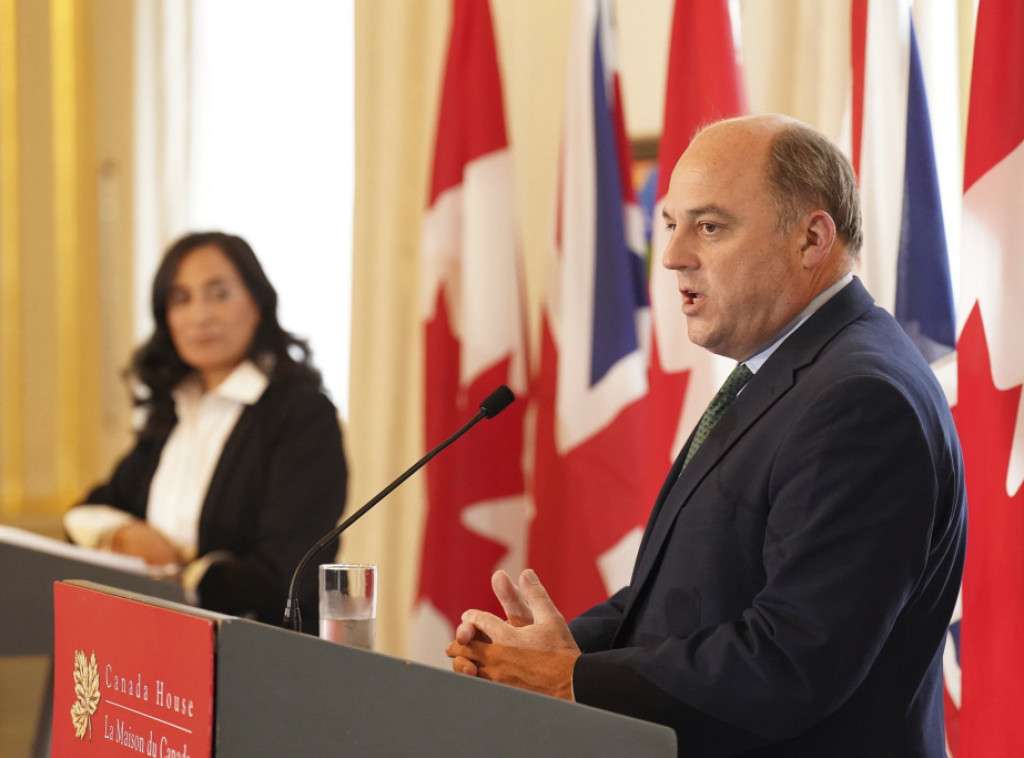 Ben Volas: Tramp bi trebalo da uvede pretplatu za NATO