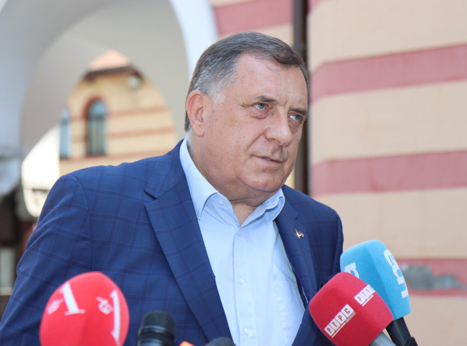 Dodik: Srbima ne može biti nametnuta priča o Srebrenici