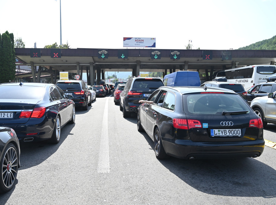 Putevi Srbije: Kolona vozila u dužini od dva kilometra formirana ka graničnom prelazu Gradina, u smeru od Niša