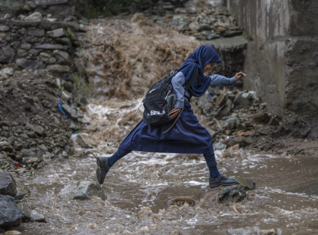 Indija: Broj poginulih u klizištu povećao se na 26, oko 80 ljudi nestalo