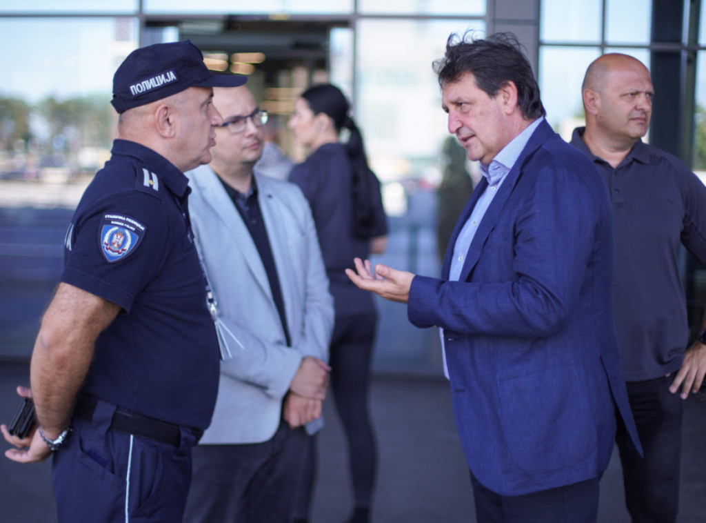 Gašić: Od jutros PU Beograd pomaže Upravi granične policije na aerodromu