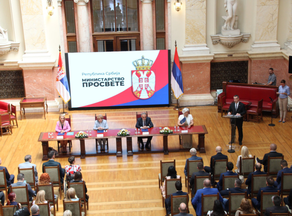 U Skupštini Srbije potpisan Memorandum o projektu za podizanje nivoa nastave fizičkog vaspitanja