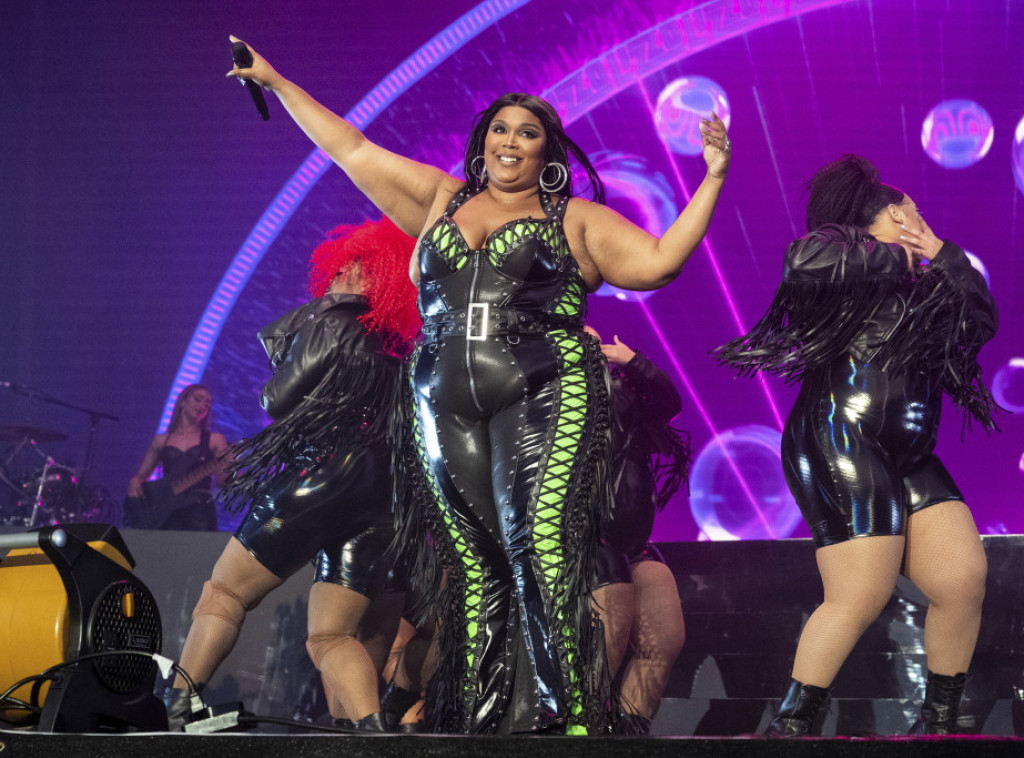 Bivše plesačice tužile pevačicu Lizo zbog uznemiravanja i omalovažavanja