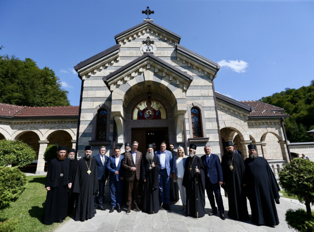 Vucic thanks Serbian patriarch for patience, understanding