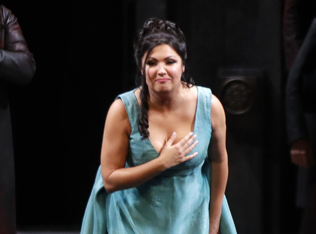 Ruska operska diva Ana Netrebko tužila Metropoliten operu u Njujorku zbog otkazivanja njenih nastupa