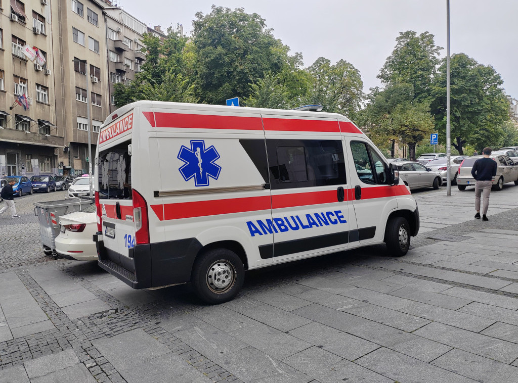 Automobil udario dete u Bokeljskoj ulici u Beogradu