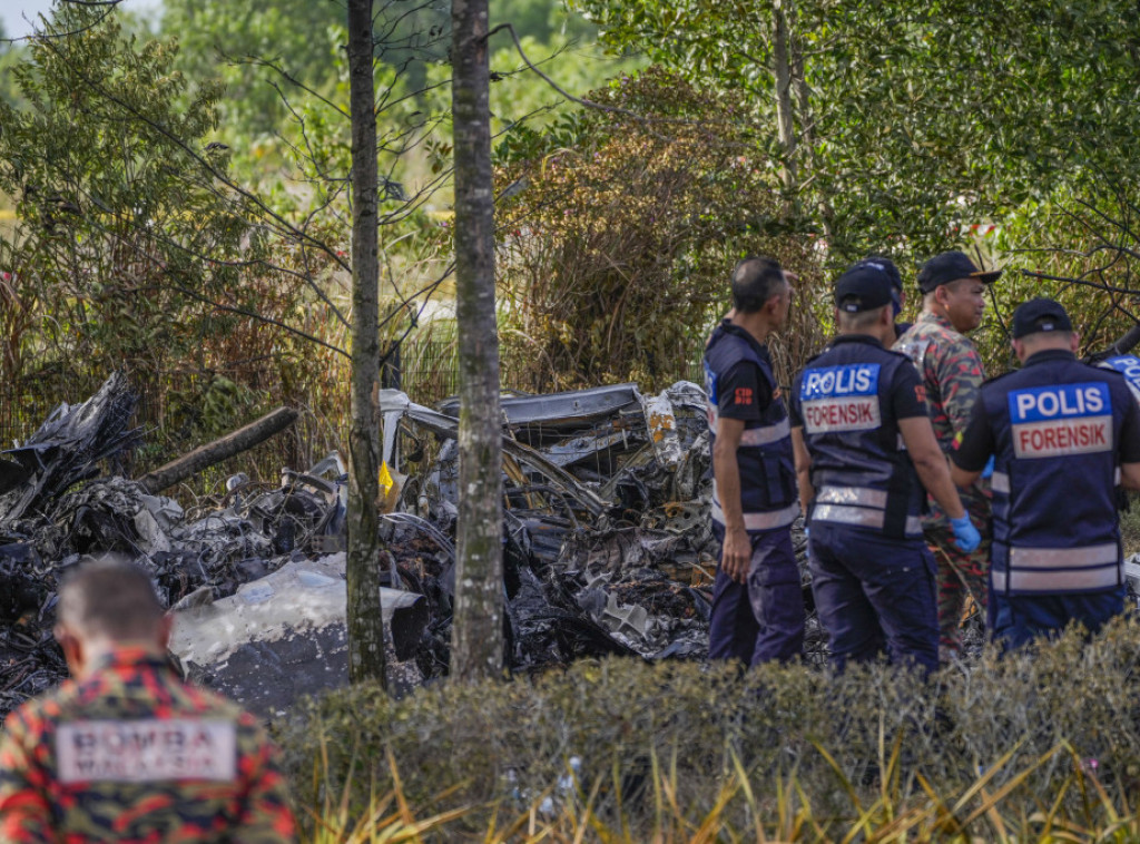 Malezija: Najmanje 10 ljudi stradalo kad se avion srušio na auto-put