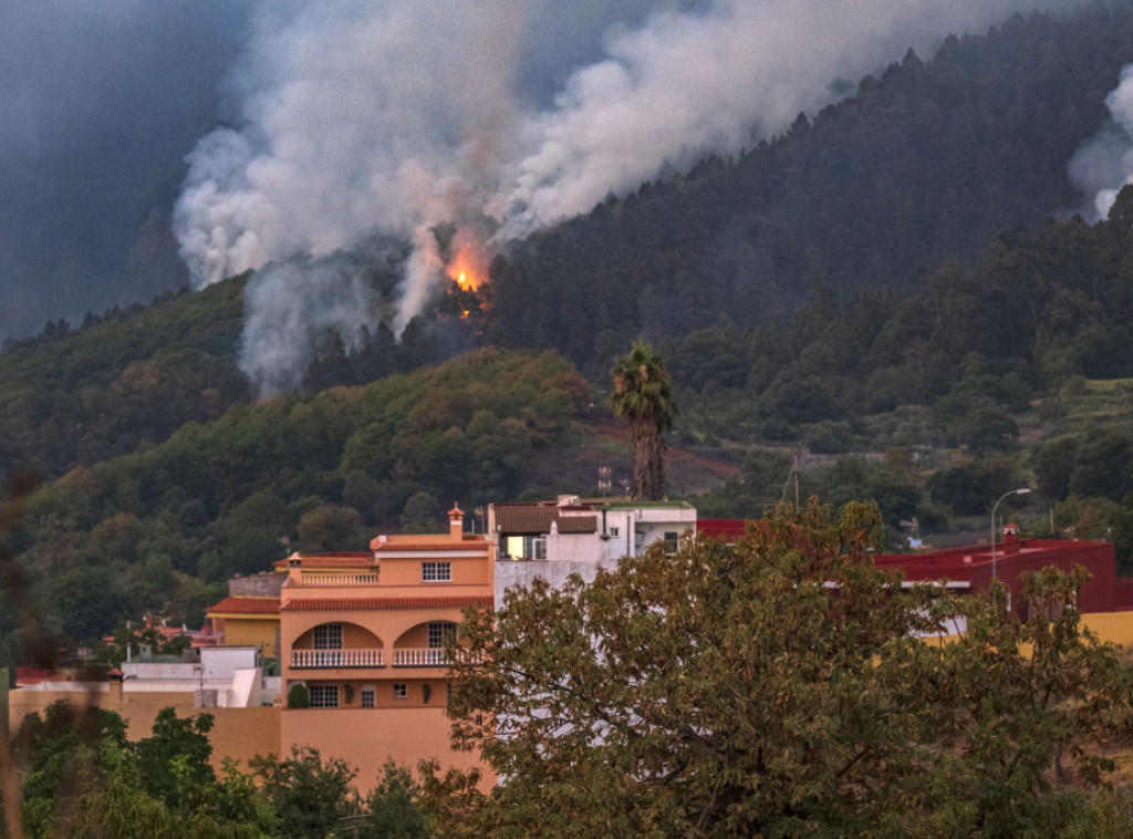 Španija: Nastavljena evakuacija iz pet naselja na ostrvu Tenerife zbog požara